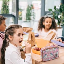 Brisby 4 Laags Geïsoleerde Koeltas - Lunchtas 1.5 Liter - Roze Eenhoorn -Campingwinkel 1200x1200 1477