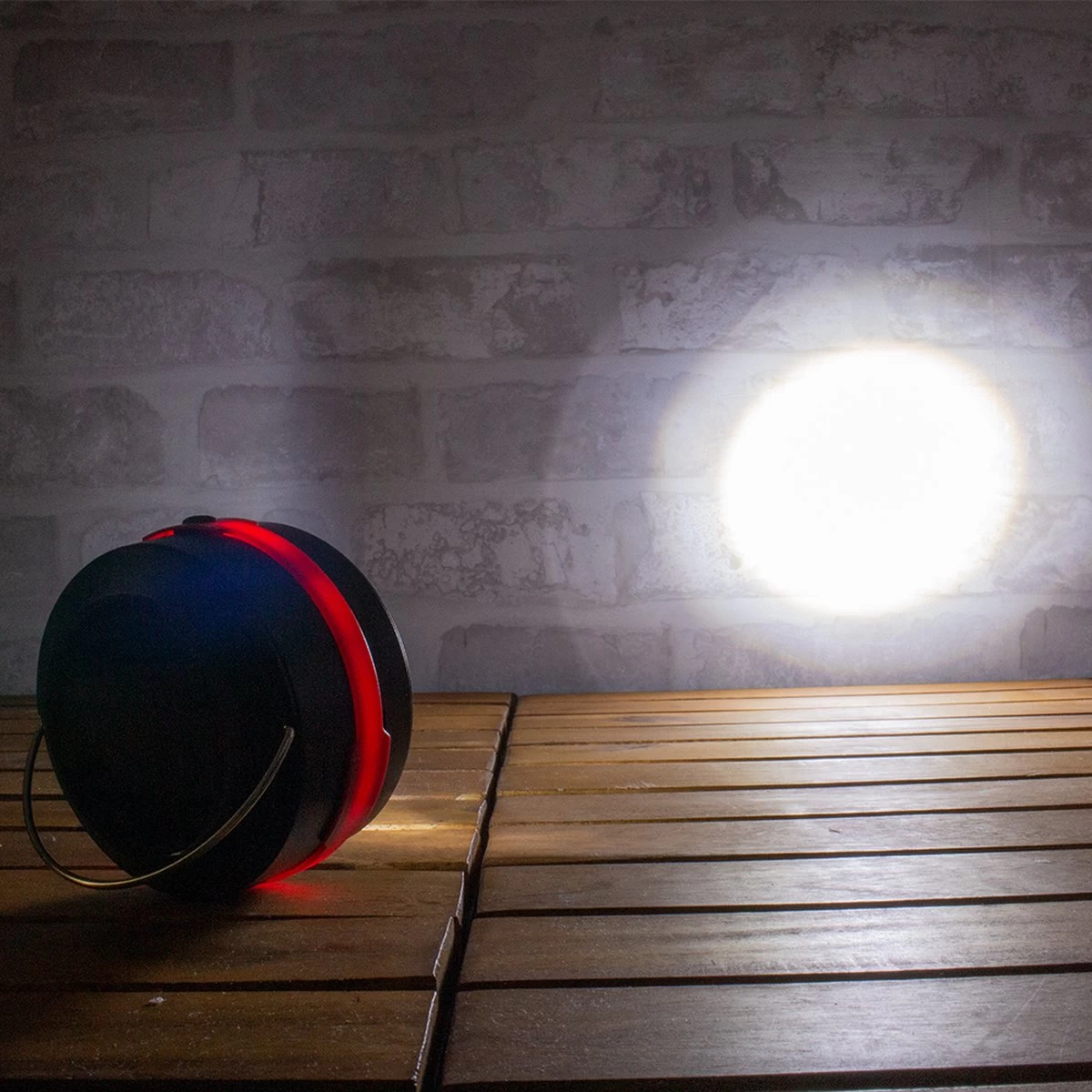 Solar LED Kampeerlamp 'Explorer' - Opvouwbaar - Op Zonne-energie 4 Solar LED Kampeerlamp 'Explorer' - Opvouwbaar - Op Zonne-energie - Afbeelding 4