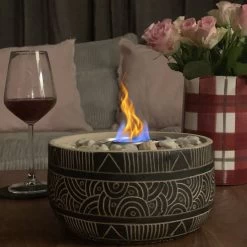 Merkloos Uren Gezelligheid Op Tafel | Licht Kachel | Tafelhaard | Duurzaam Geproduceerd | Verwarming | Modieuze Kachel | Tafelhaard Binnen En Buiten | Bloempot Kachel Met Steentjes | Tafelvuur Voor Binnen En Buiten | Brandgel Haard Met Natuurstenen -Campingwinkel 1200x1200 2187