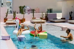 Merkloos Polarbox - Koelbox - Met Schouderband - Paars - 12 Liter - 40x26x(H)23cm 8 Merkloos Polarbox - Koelbox - Met Schouderband - Paars - 12 Liter - 40x26x(H)23cm -Campingwinkel 1200x798 25