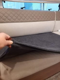 Bankhoes Voor Camper / Mobilhome / Caravan Carré Stretch Badstofhoes Per Stuk Kleur Antraciet Universeel Model -Campingwinkel 900x1200 7